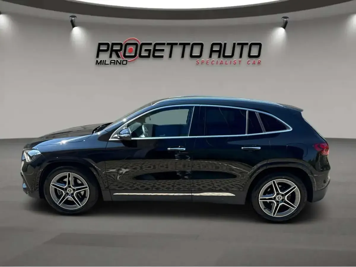 Usata Mercedes GLA200 AMG Line Premium 163 CV (119 kW) 2024 Nero SUV