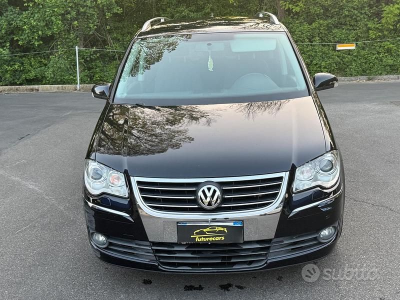 Begagnad VW Touran Highline 170 HK (125 kW) 2008 Svart Minibuss