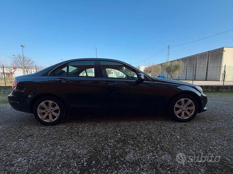 Usata Mercedes C180 120 CV (88 kW) 2013 Nero Station wagon