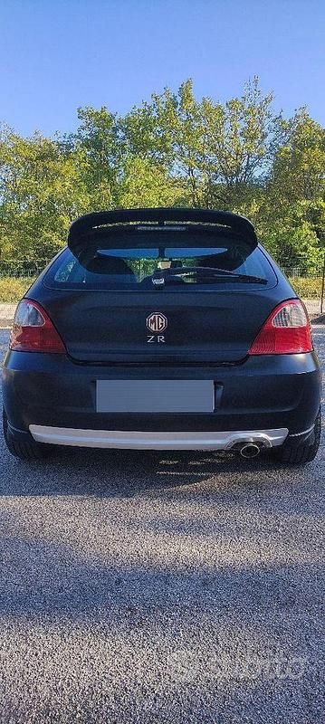 Usata MG ZR 105 CV (77 kW) 2004 Utilitaria
