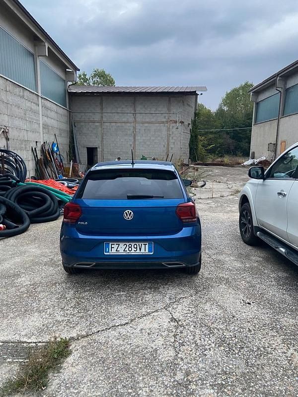 Usata VW Polo R-line 95 CV (69 kW) 2019 Blu Utilitaria