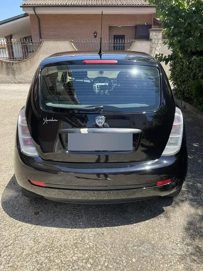 Usata Lancia Ypsilon 77 CV (56 kW) 2009 Nero Utilitaria