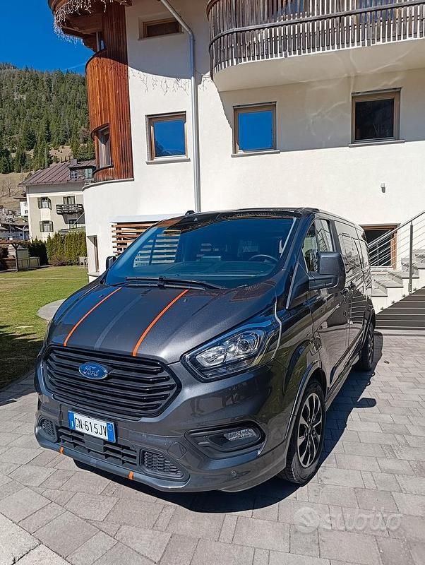 Usata Ford Tourneo Sport 2023 Grigio Monovolume