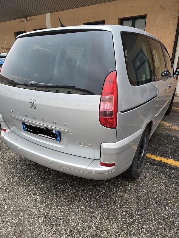 Usata Peugeot 807 128 CV (94 kW) 2003 Argento Monovolume