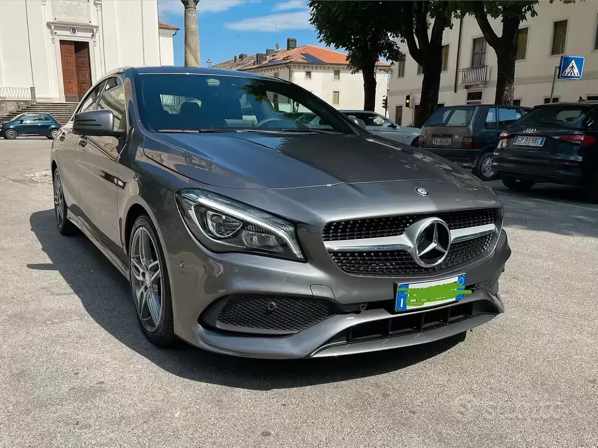 Usata Mercedes CLA180 Premium 109 CV (80 kW) 2017 Grigio Coupé
