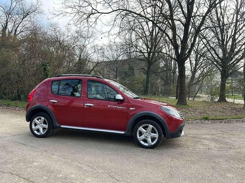 Brugt Dacia Sandero Stepway 90 HK (66 kW) 2013 Rød Sedan