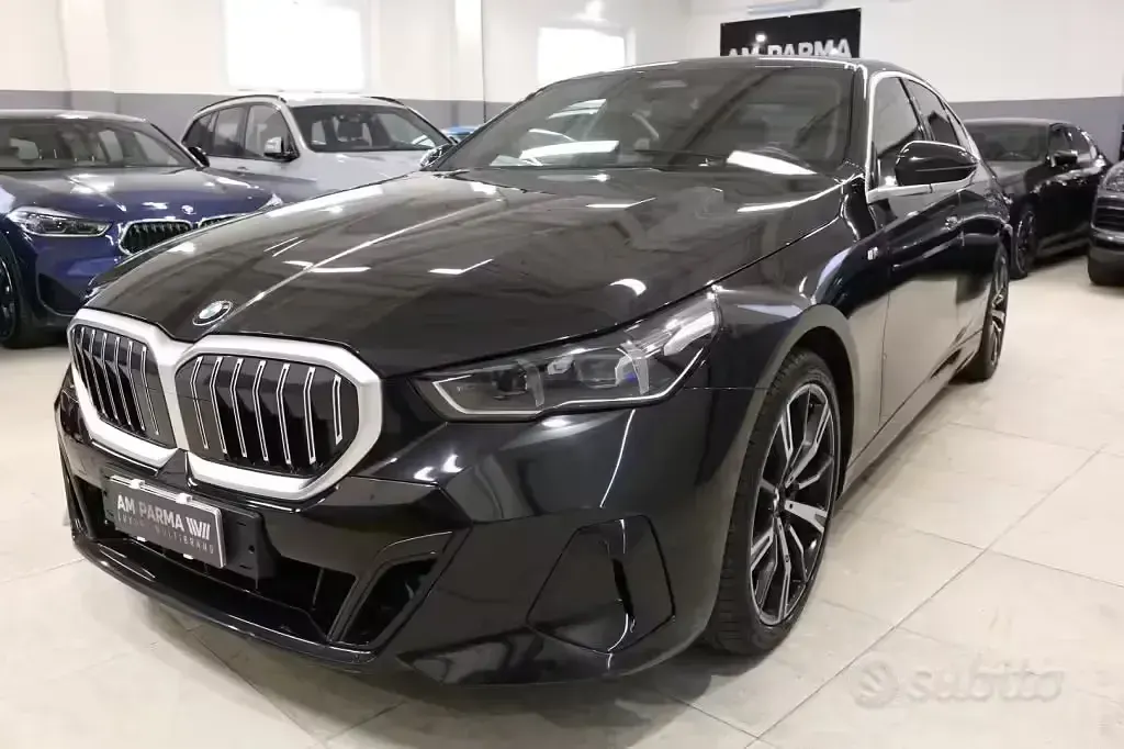 Gebraucht BMW 520 M Sport 197 PS (144 kW) 2023 Schwarz Limousine