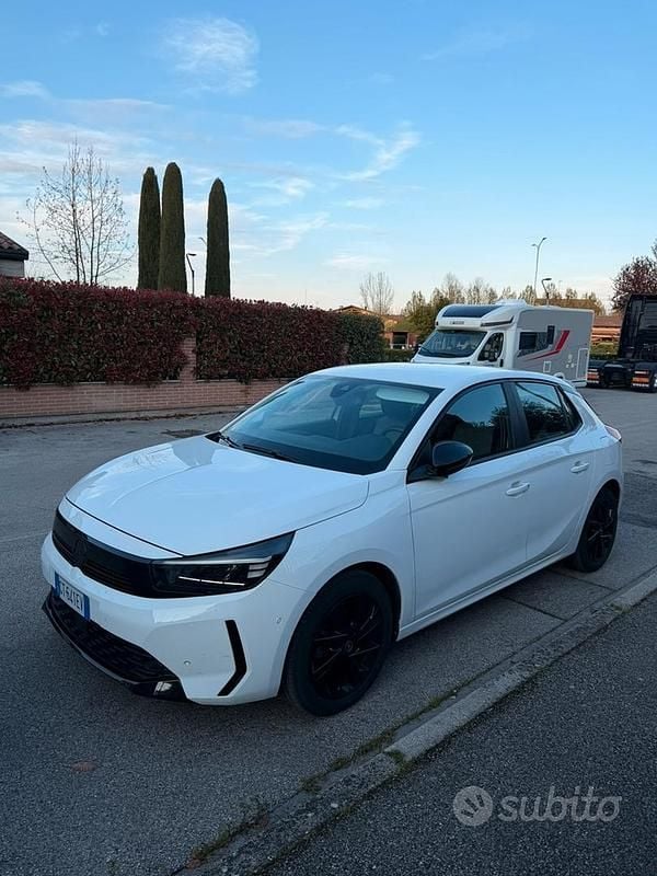 Usata Opel Corsa 75 CV (55 kW) 2024 Bianco Utilitaria