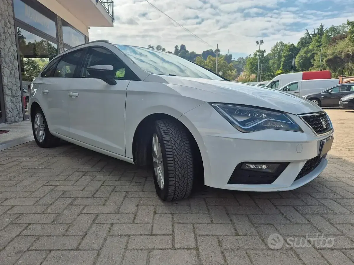 Käytetty Seat Leon ST Style 110 HP (80 kW) 2018 Valkoinen Farmari