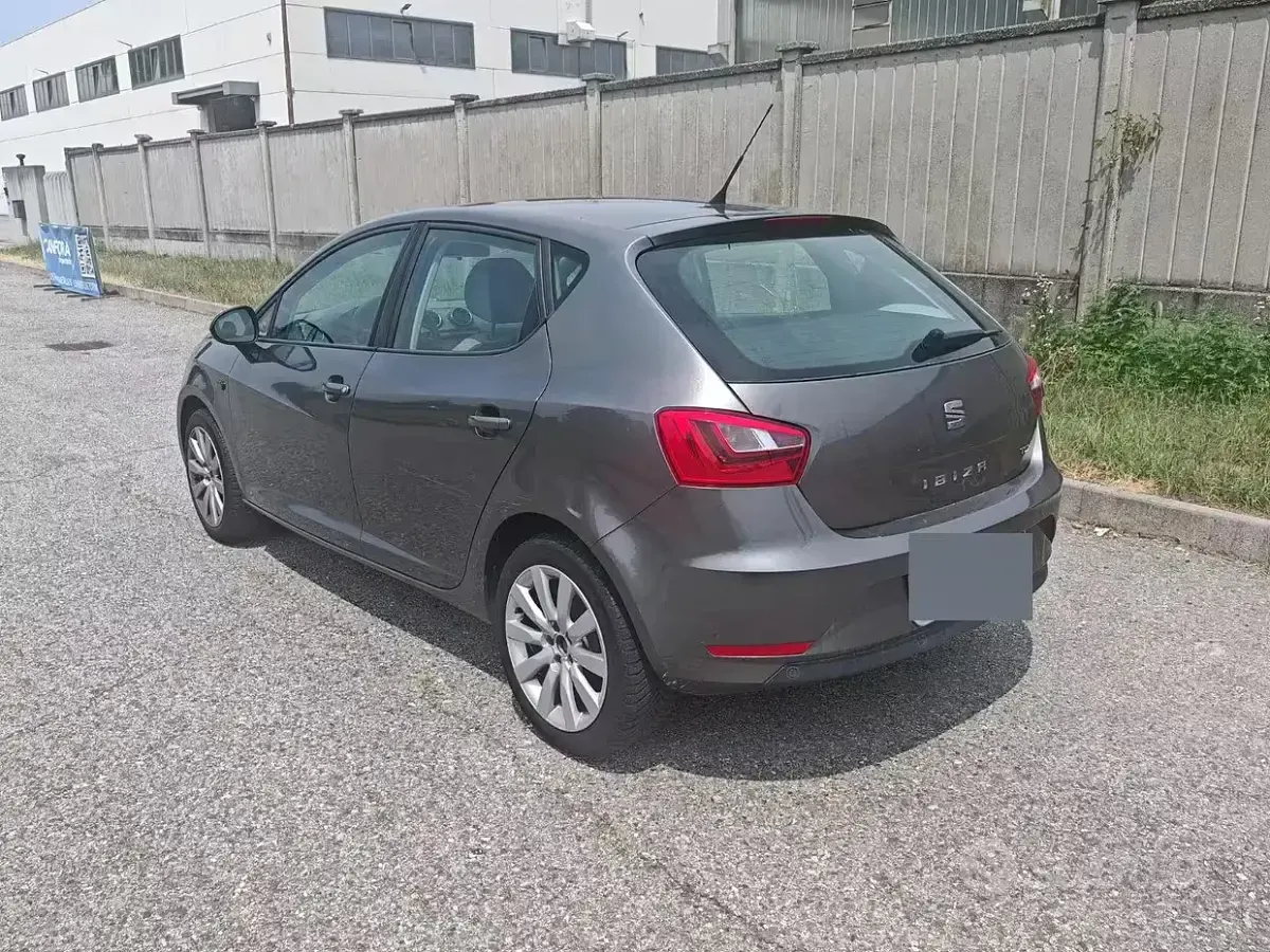 Usata Seat Ibiza 75 CV (55 kW) 2017 Grigio Berlina