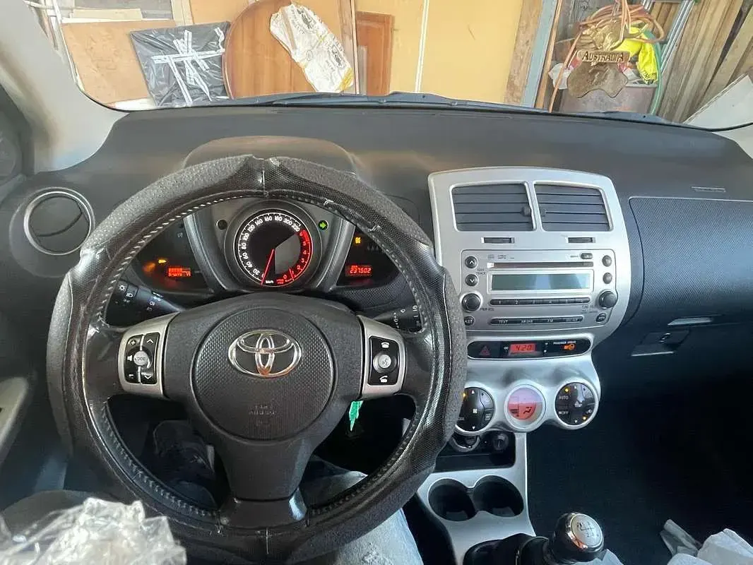Usata Toyota Urban Cruiser 90 CV (66 kW) 2009 Blu/azzurro Utilitaria