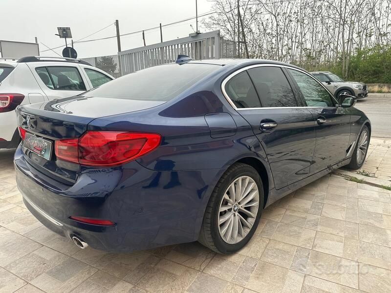Usata BMW 530 Luxury Line 265 CV (194 kW) 2018 Blu Berlina