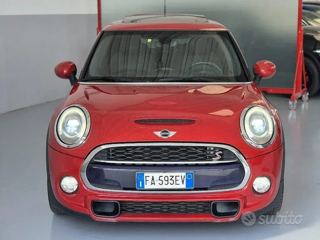 Begagnad Mini Cooper SD 170 HK (125 kW) 2015 Röd Halvkombi
