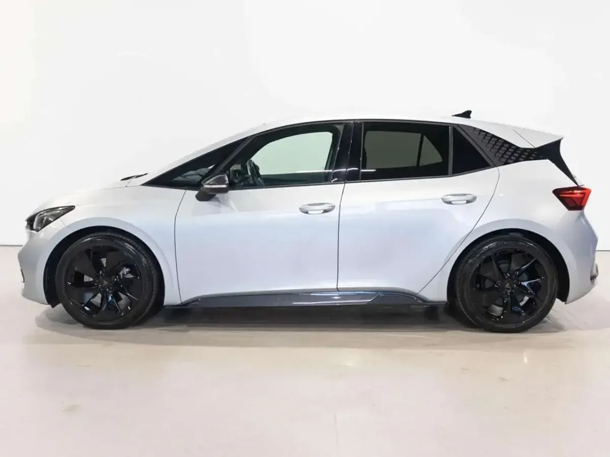 Usata Cupra Born 71 kW (97 CV) 2023 Argento Utilitaria