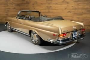 Usata Mercedes 280 SE 200 CV (147 kW) 1971 Marrone Cabrio