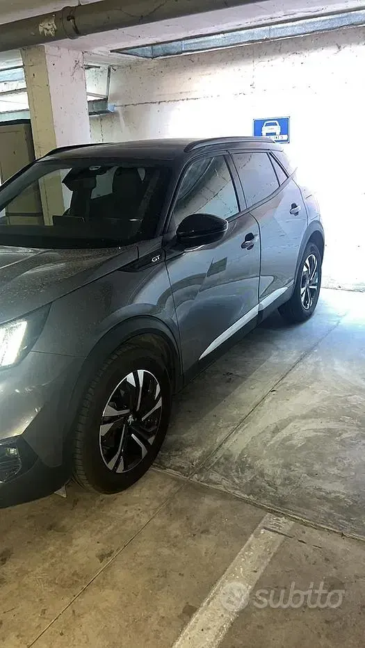 Usata Peugeot 2008 GT-line 131 CV (96 kW) 2021 Grigio SUV
