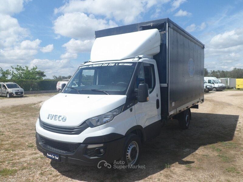 Bianco Usata 2019 Iveco Daily Furgone | 15.500 € (Super prezzo) - Immagine 1/4