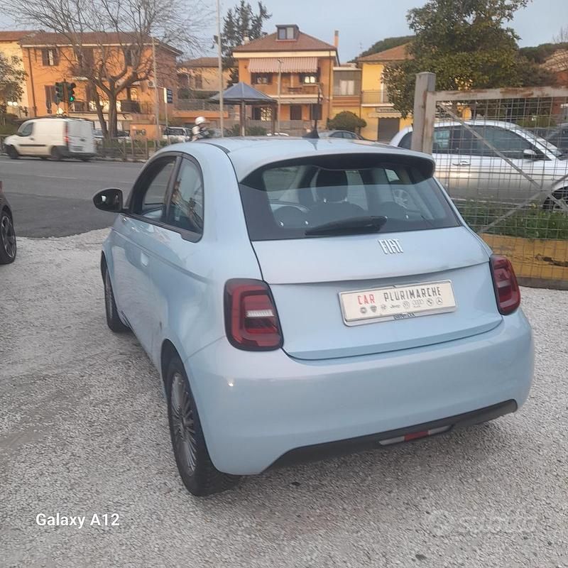 Usata Fiat 500e La Prima 86 kW (118 CV) 2021 Blu Berlina