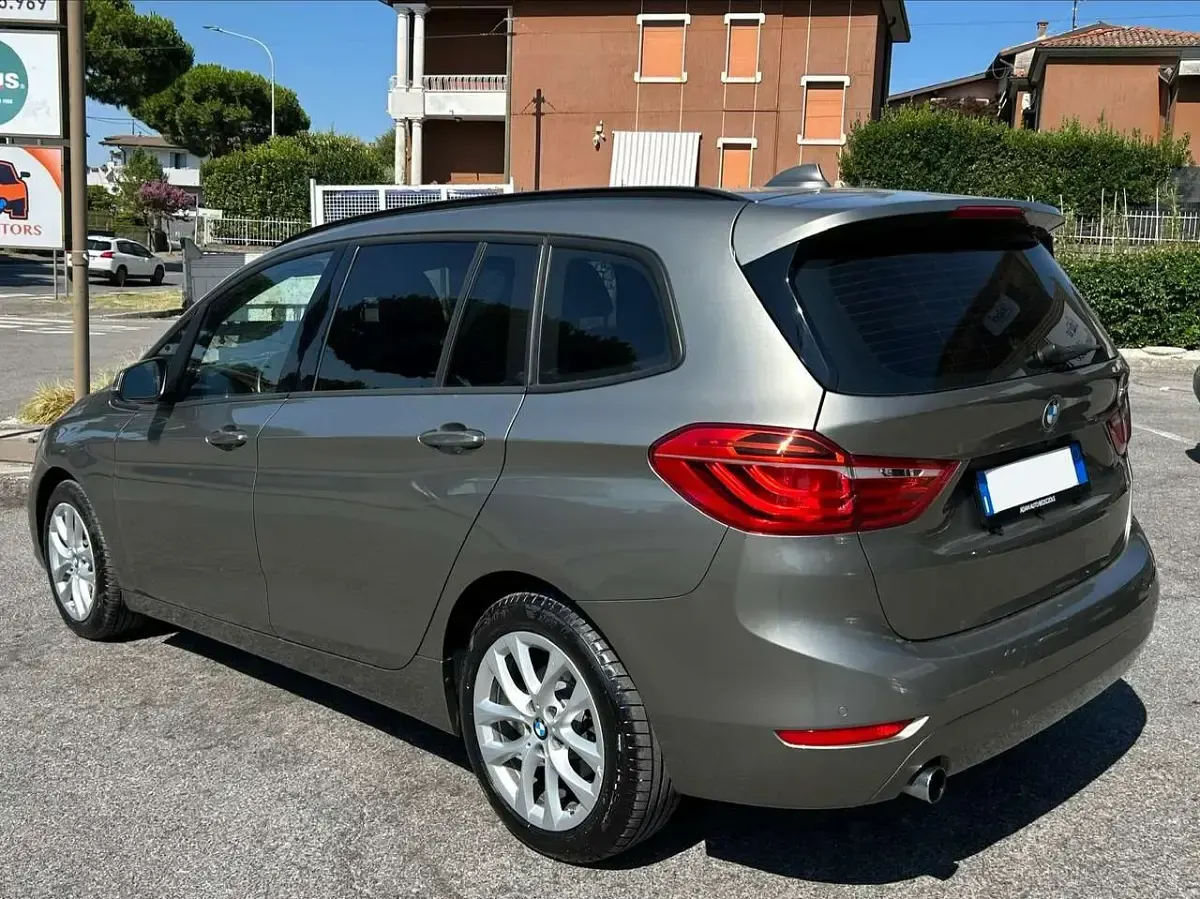 Usata BMW 216 Gran Tourer Luxury Line 116 CV (85 kW) 2016 Oro Monovolume