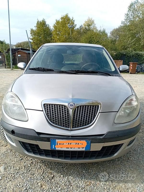 Usata Lancia Ypsilon 69 CV (50 kW) 2006 Grigio Utilitaria