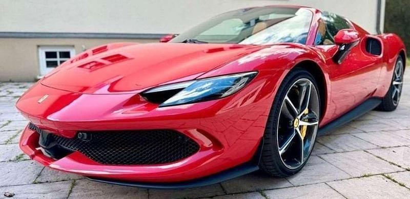 Usata Ferrari 296 663 CV (487 kW) 2024 Rosso Cabrio