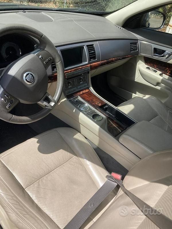 Usata Jaguar XF Luxury 2009 Berlina