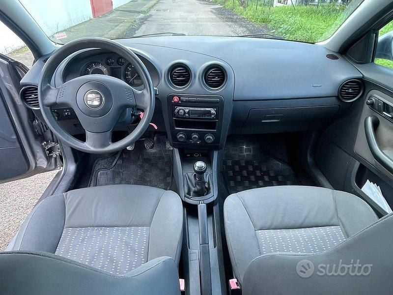 Usata Seat Ibiza 65 CV (47 kW) 2007 Grigio Utilitaria