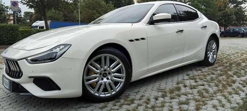 Usata Maserati Ghibli 275 CV (202 kW) 2017 Bianco Berlina