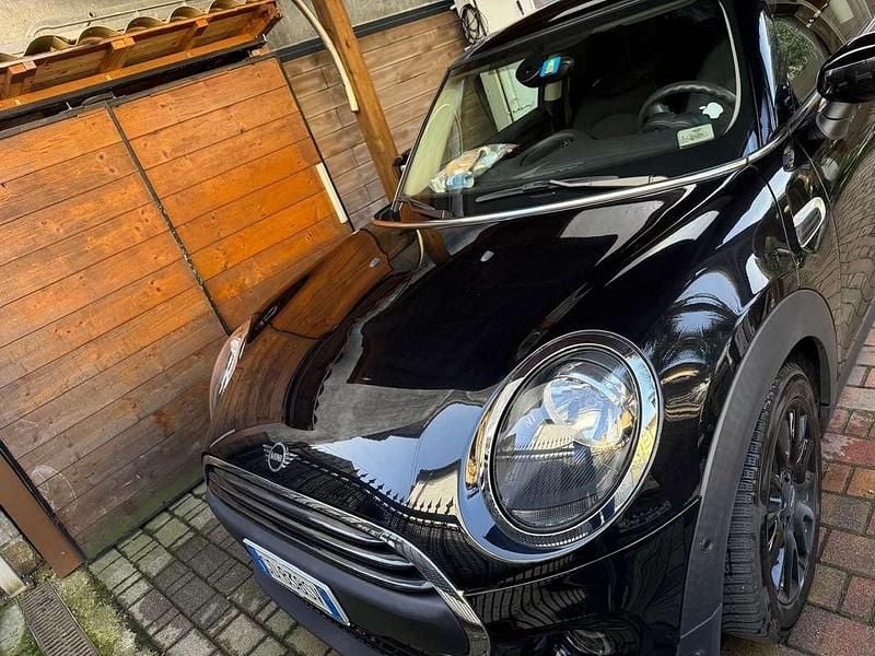 Usata Mini ONE Classic 75 CV (55 kW) 2021 Nero Utilitaria