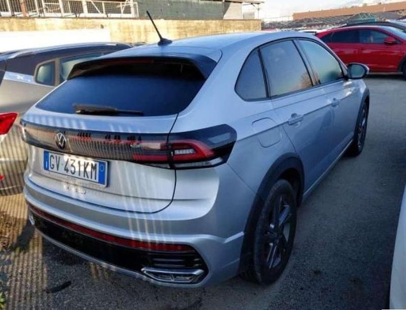 Usata VW Taigo R-line 116 CV (85 kW) 2024 Reflex silver metallizzato SUV