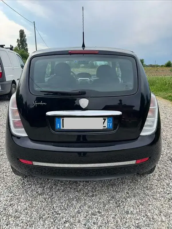Usata Lancia Ypsilon 60 CV (44 kW) 2007 Nero Utilitaria