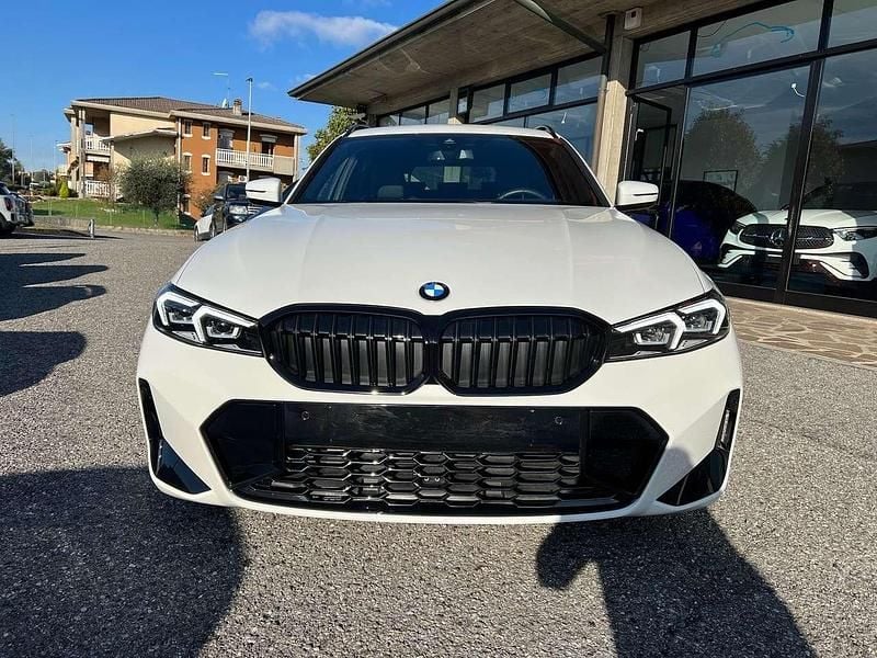 Usata BMW 318 M Sport 156 CV (114 kW) 2024 Alpin white Station wagon