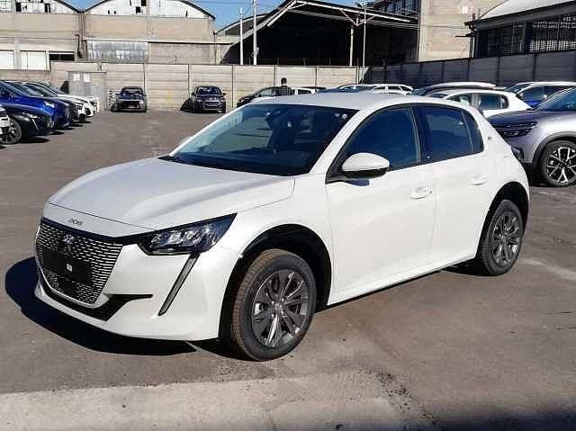 Usata Peugeot e-208 Allure 99 kW (135 CV) 2023 Bianco Utilitaria