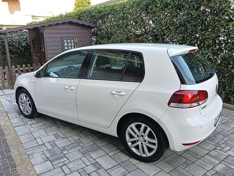 Usata VW Golf VI Highline 102 CV (75 kW) 2011 Bianco Utilitaria