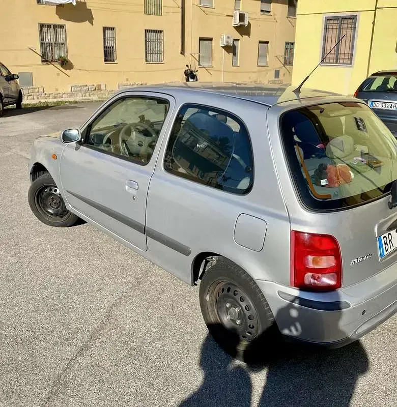Usata Nissan Micra 82 CV (60 kW) 2001 Grigio Utilitaria