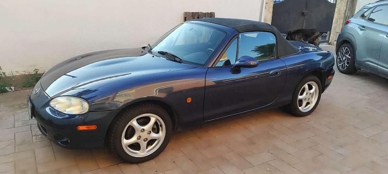 Usata Mazda MX5 110 CV (80 kW) 2002 Blu Cabrio