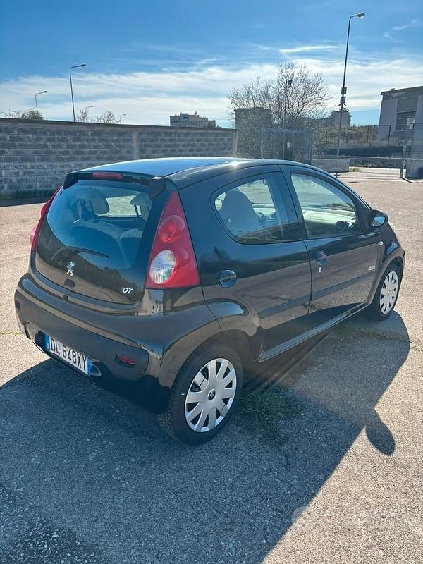 Usata Peugeot 107 68 CV (50 kW) 2007 Nero Utilitaria