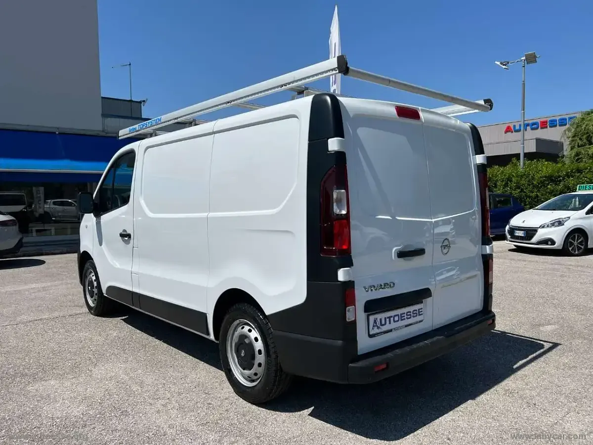 Usata Opel Vivaro-e Combi 121 CV (88 kW) 2019 Bianco Monovolume