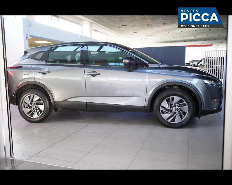 Usata Nissan Qashqai Acenta 140 CV (102 kW) 2022 Burgundy SUV