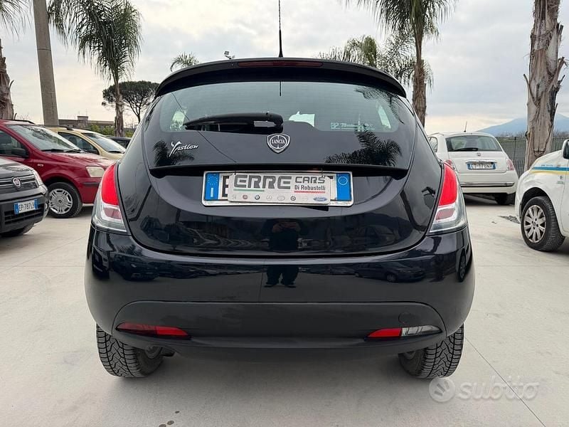 Usata Lancia Ypsilon 85 CV (62 kW) 2013 Nero Utilitaria