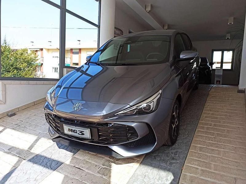 Nuova MG MG3 Luxury 102 CV (75 kW) 2026 Grigio Utilitaria