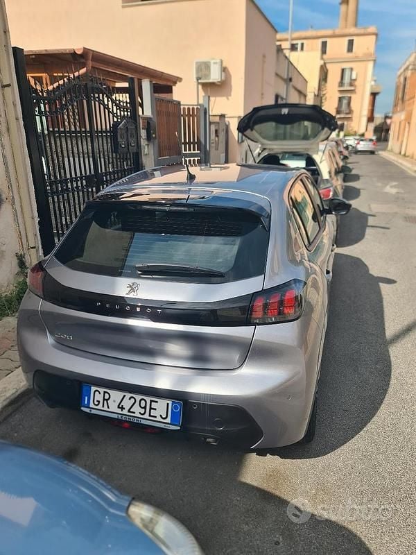 Gebraucht Peugeot 208 2023 Grau Kleinwagen