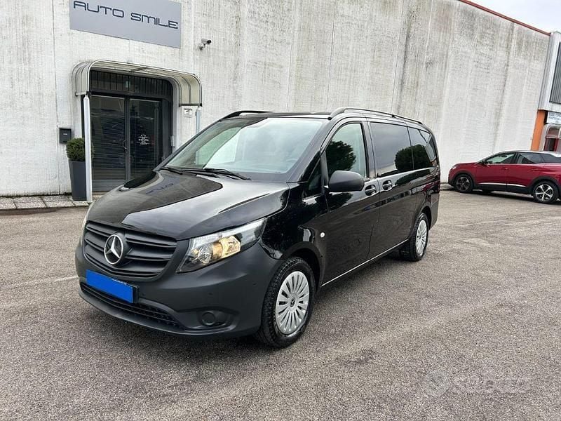 Nero metallizzato Usata 2022 Mercedes Vito Furgone | 32.400 € (Ottimo prezzo) - Immagine 1/4