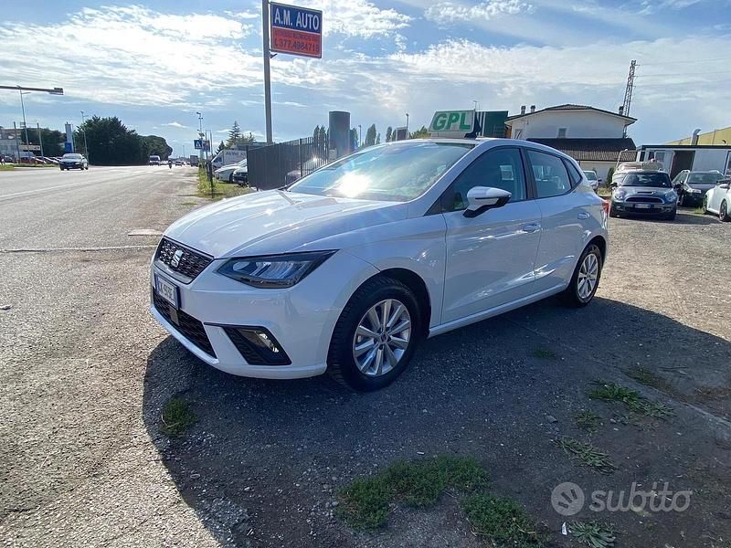 Bianco Usata 2022 Seat Ibiza FR Tre volumi | 12.800 € (Molto cara) - Immagine 1/4
