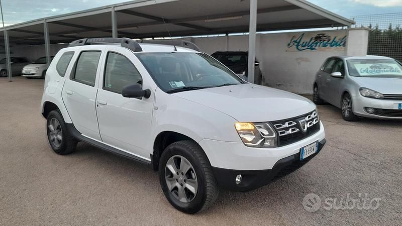 Usata Dacia Duster Lauréate 110 CV (80 kW) 2015 Bianco SUV