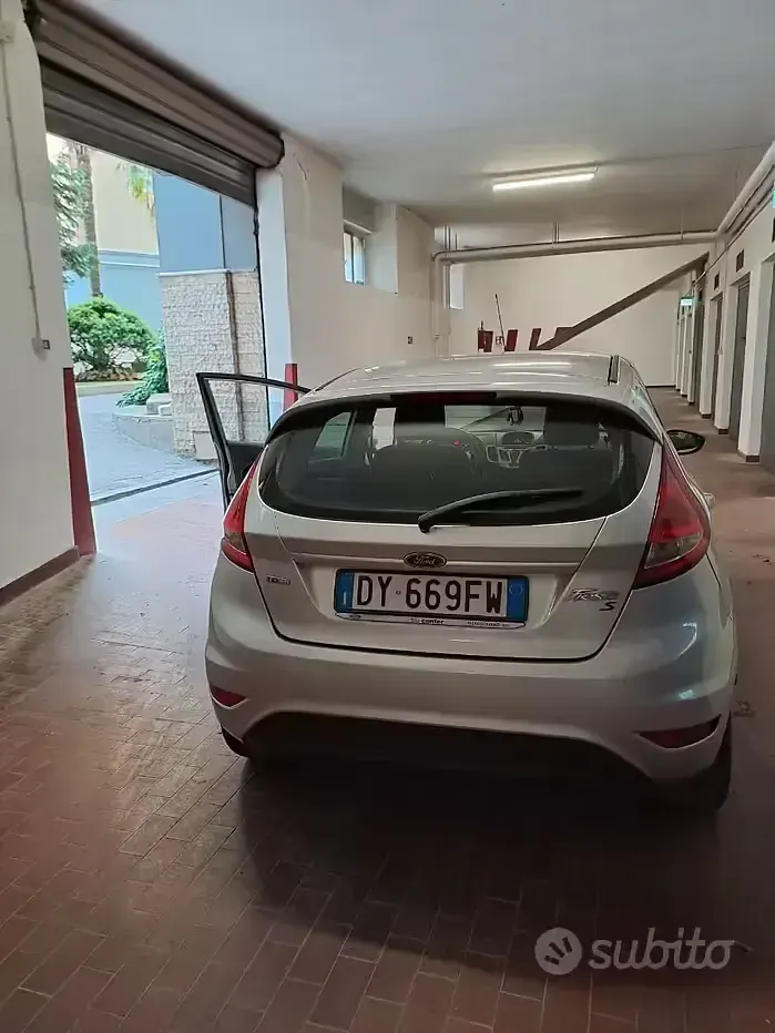 Usata Ford Fiesta 68 CV (50 kW) 2009 Berlina