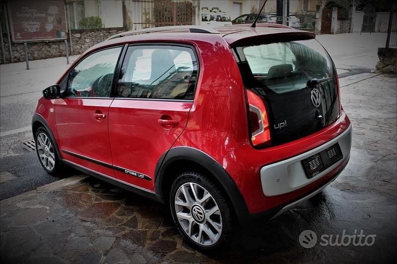 Usata VW up! 75 CV (55 kW) 2015 Rosso Utilitaria