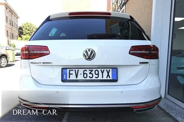 Usata VW Passat Alltrack 190 CV (139 kW) 2019 Bianco pastello Station wagon