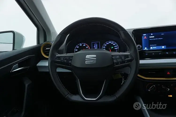 Käytetty Seat Arona Style 110 HP (80 kW) 2022 Valkoinen Katumaasturi