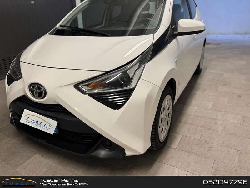 Usata Toyota Aygo X Connect Style 72 CV (52 kW) 2021 Bianco SUV